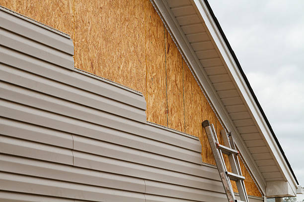 24/7 Emergency Vinyl Siding experts in Cromwell, CT